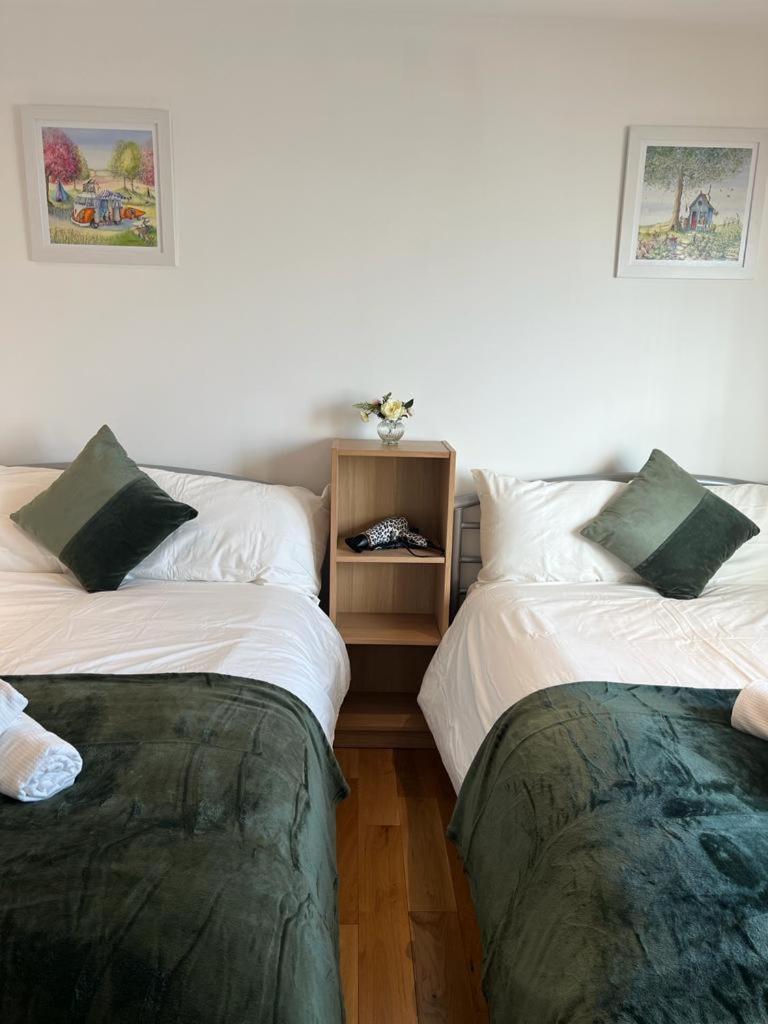 Private Near Euston Station, Проживание в семье Лондон