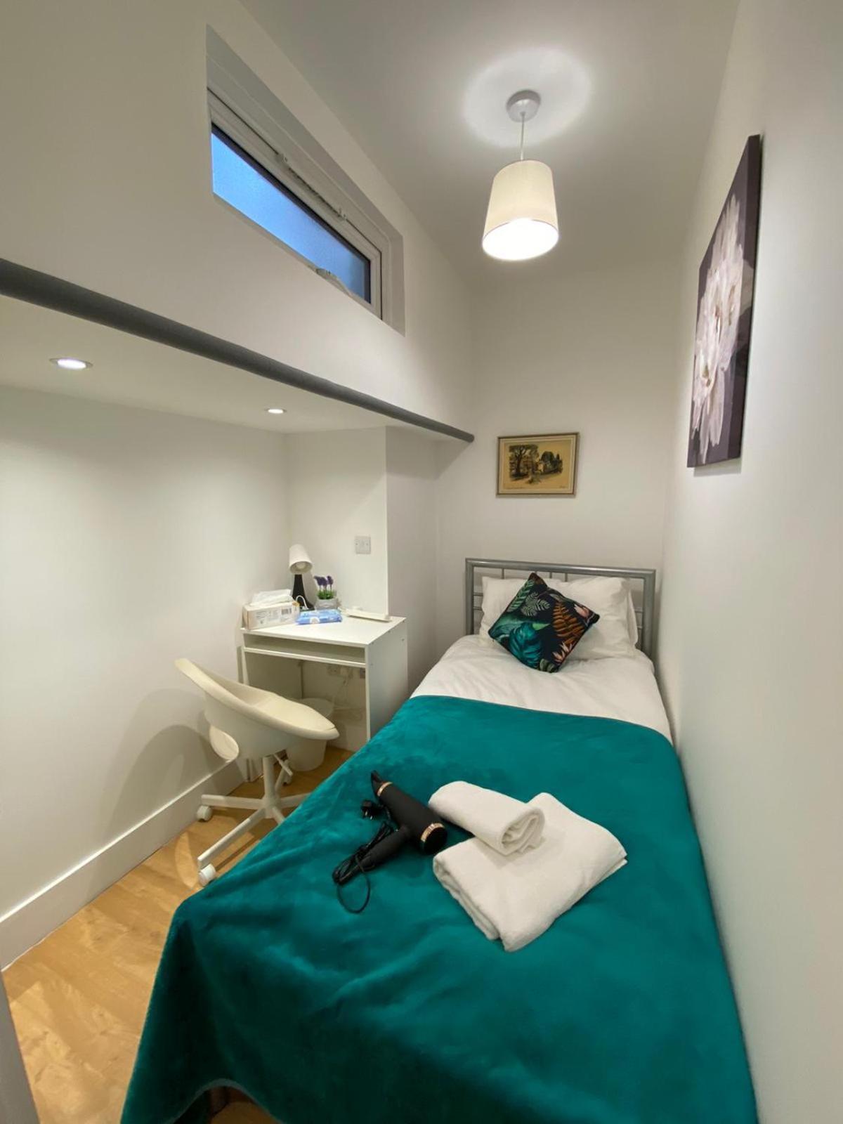 Проживание в семье Private Near Euston Station,