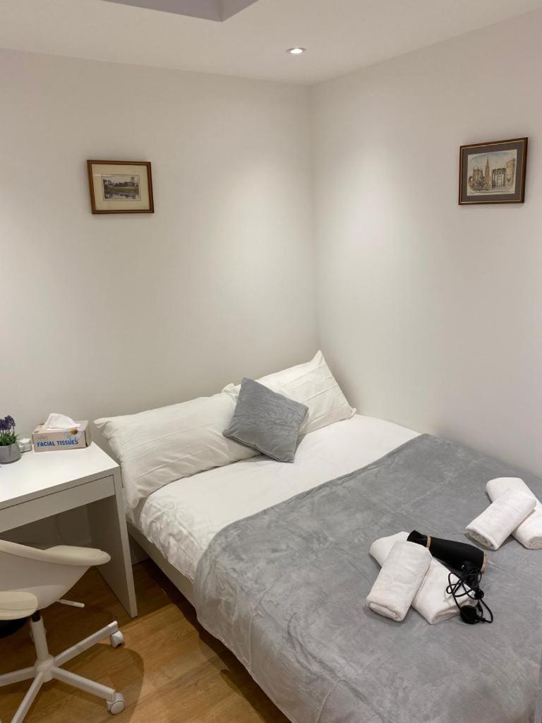 Проживание в семье Private Near Euston Station, *